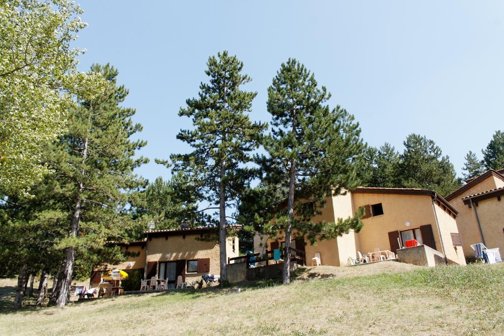 Vvf Drome Provence Hotell Montbrun-les-Bains Eksteriør bilde